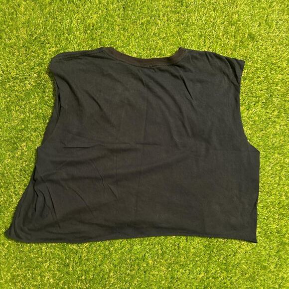 Graphic sleeveless 'When A Flower Doesn't Bloom' quote tee - Picture 4 of 4